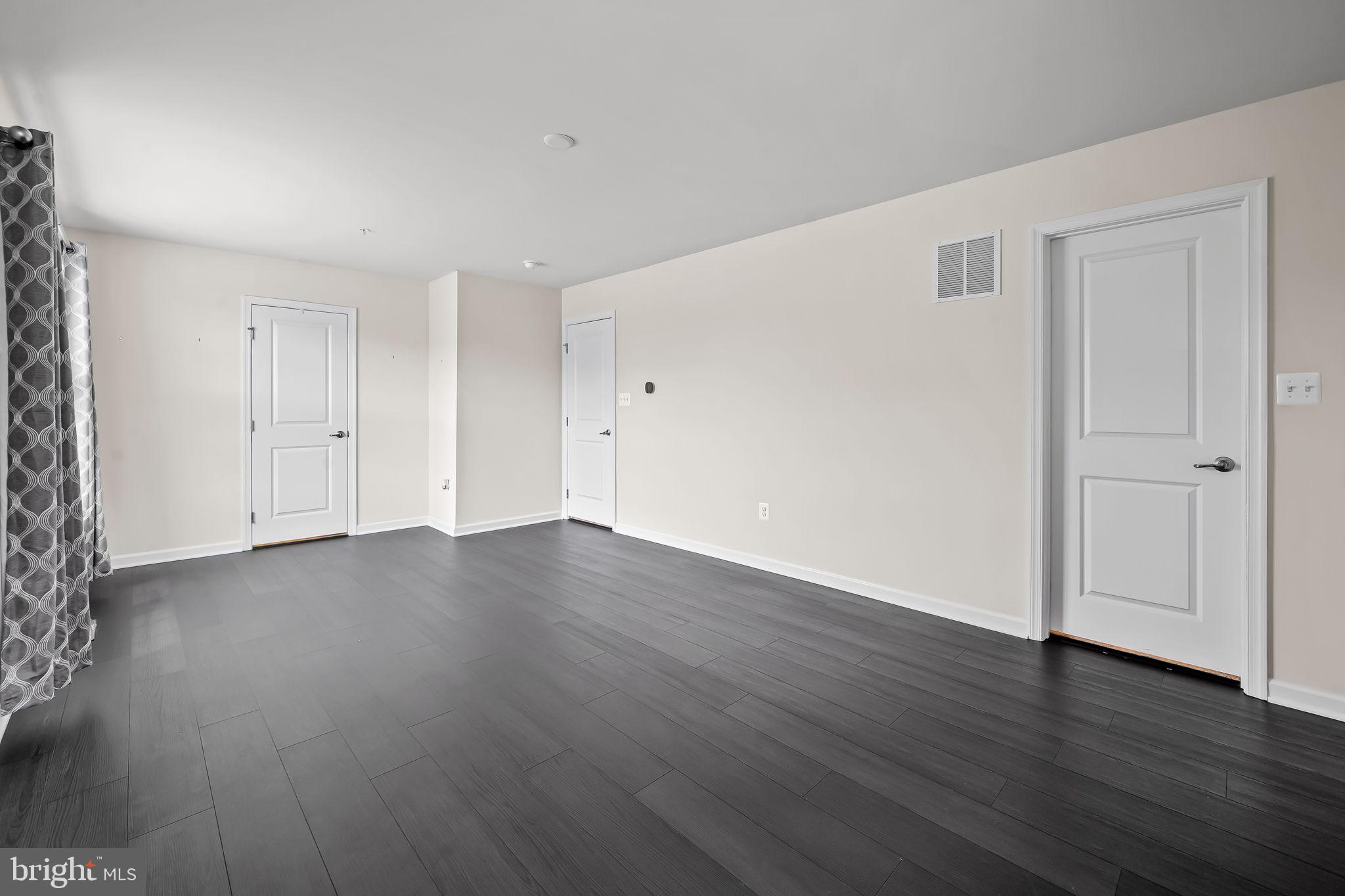 HAWKINS MANOR - Residential