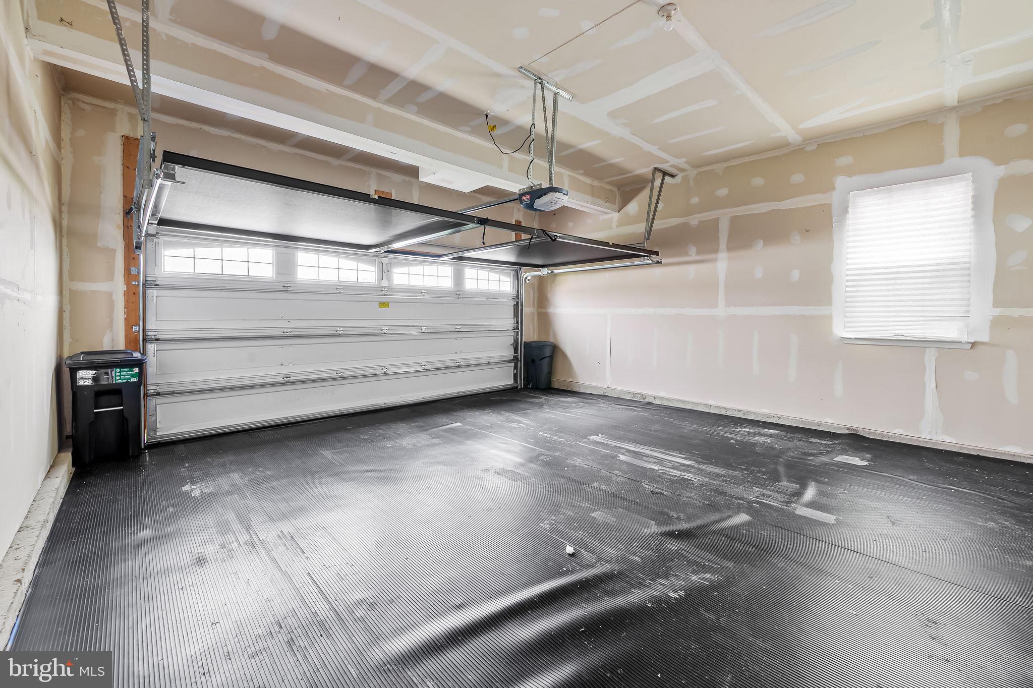 HAWKINS MANOR - Residential