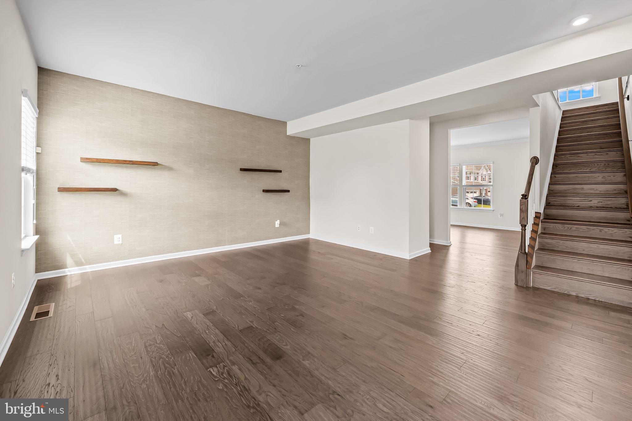 HAWKINS MANOR - Residential