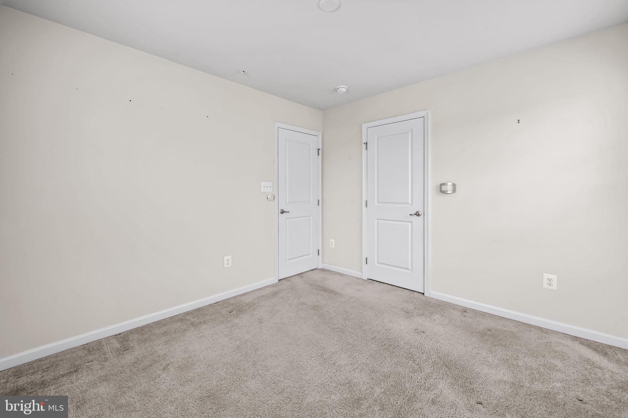 HAWKINS MANOR - Residential