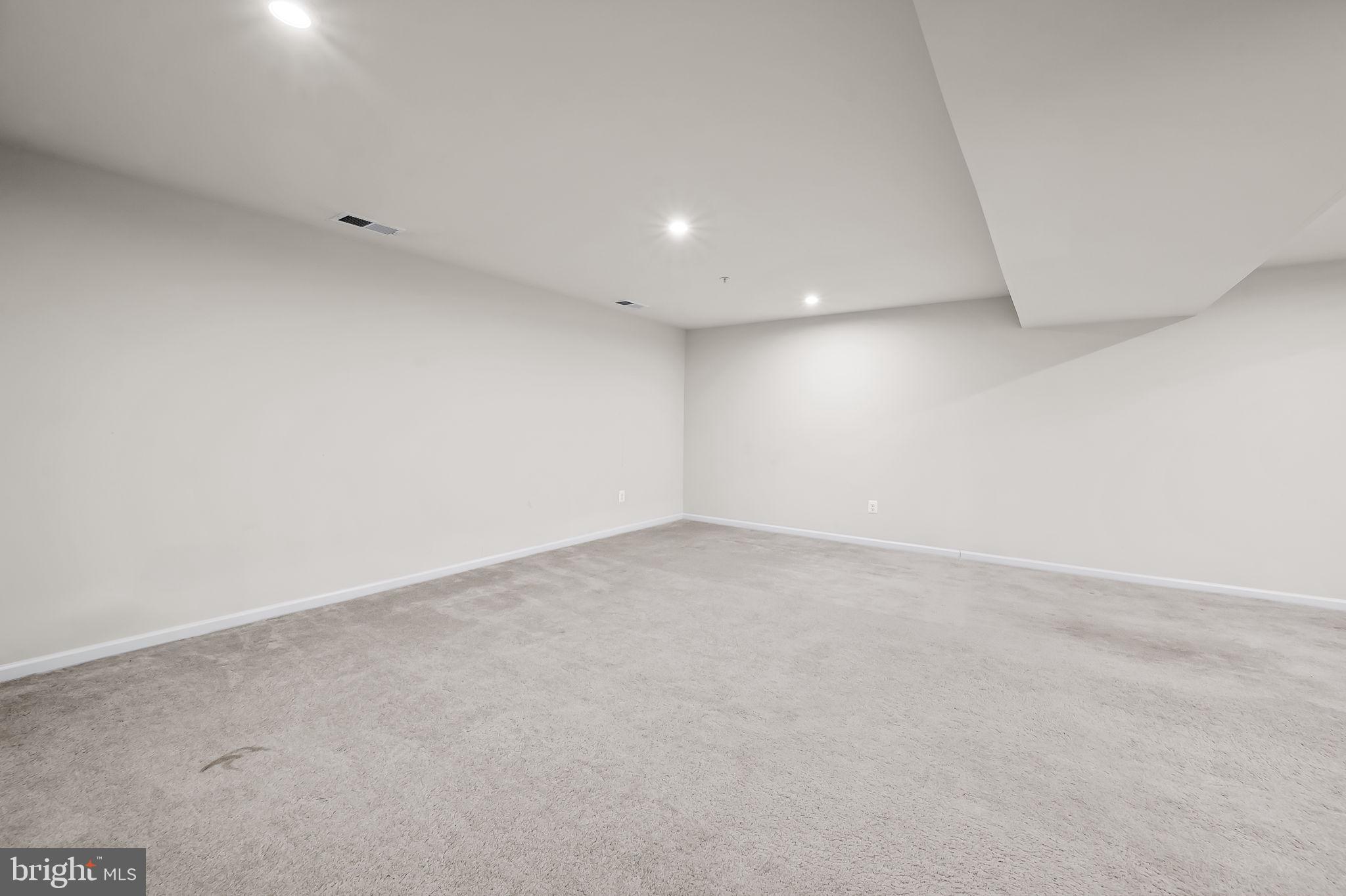 HAWKINS MANOR - Residential