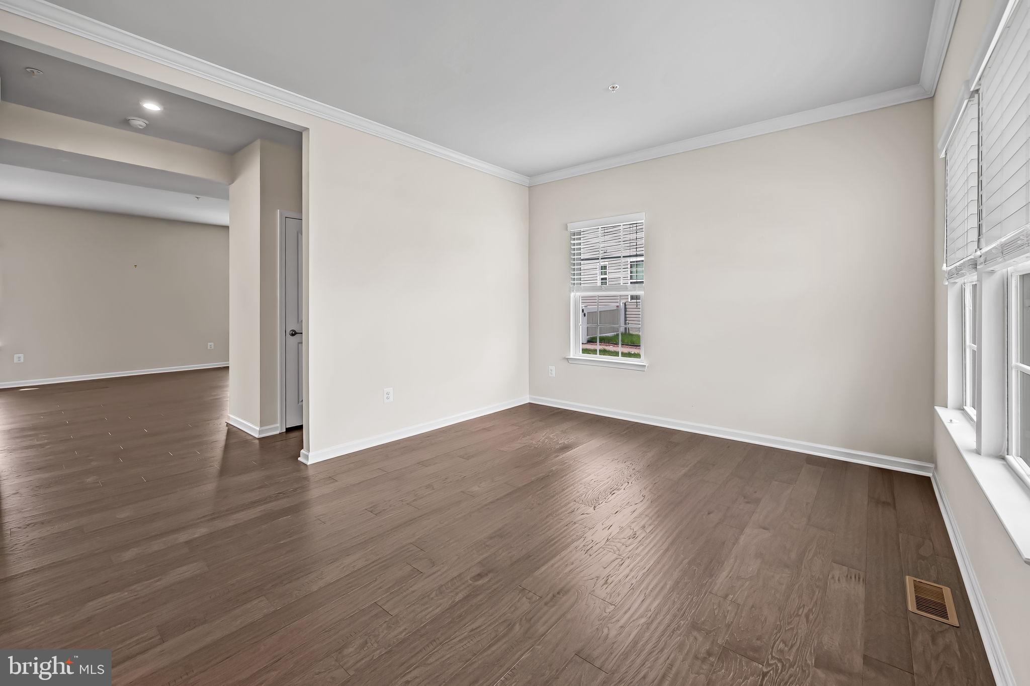 HAWKINS MANOR - Residential