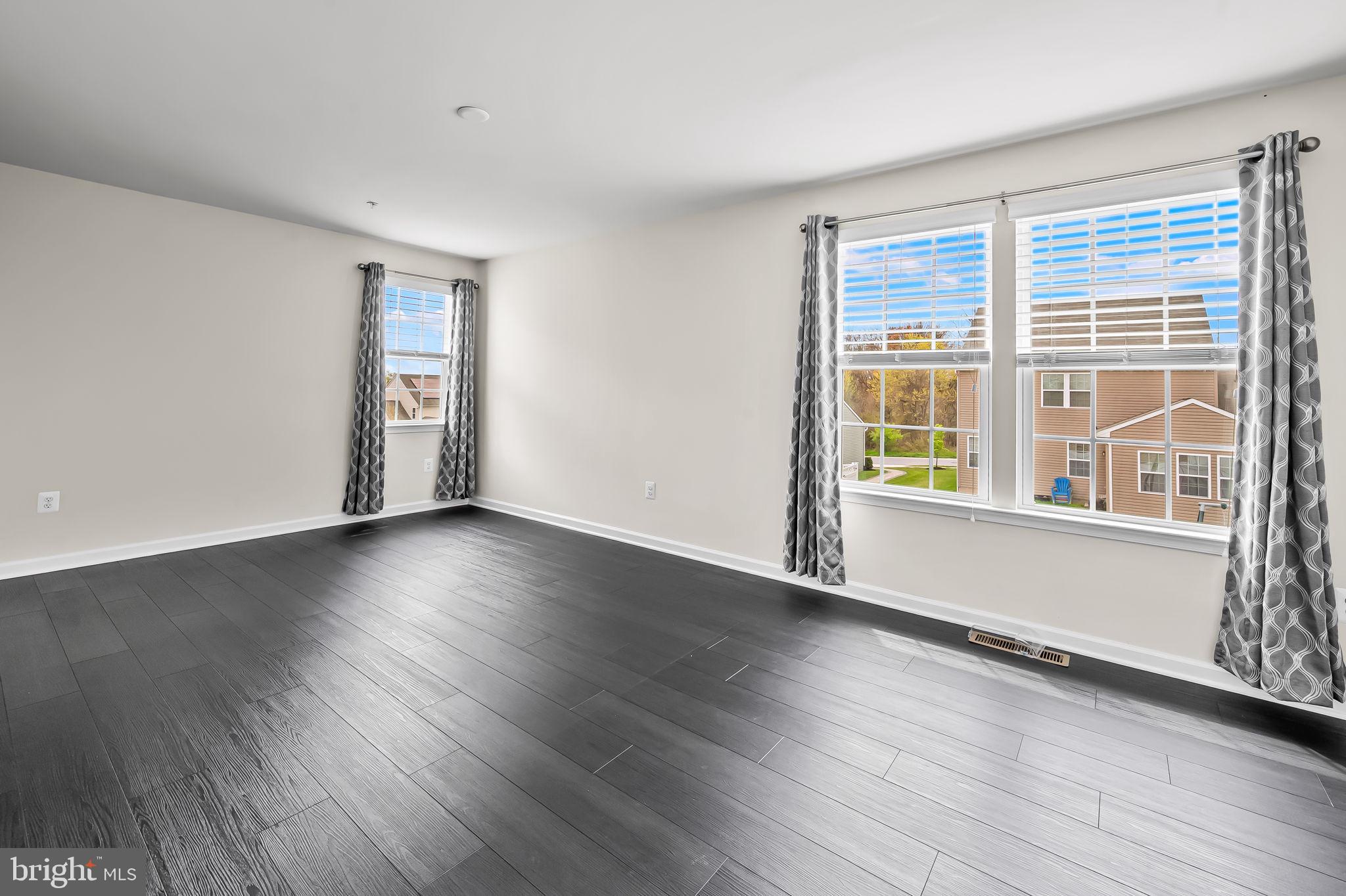 HAWKINS MANOR - Residential