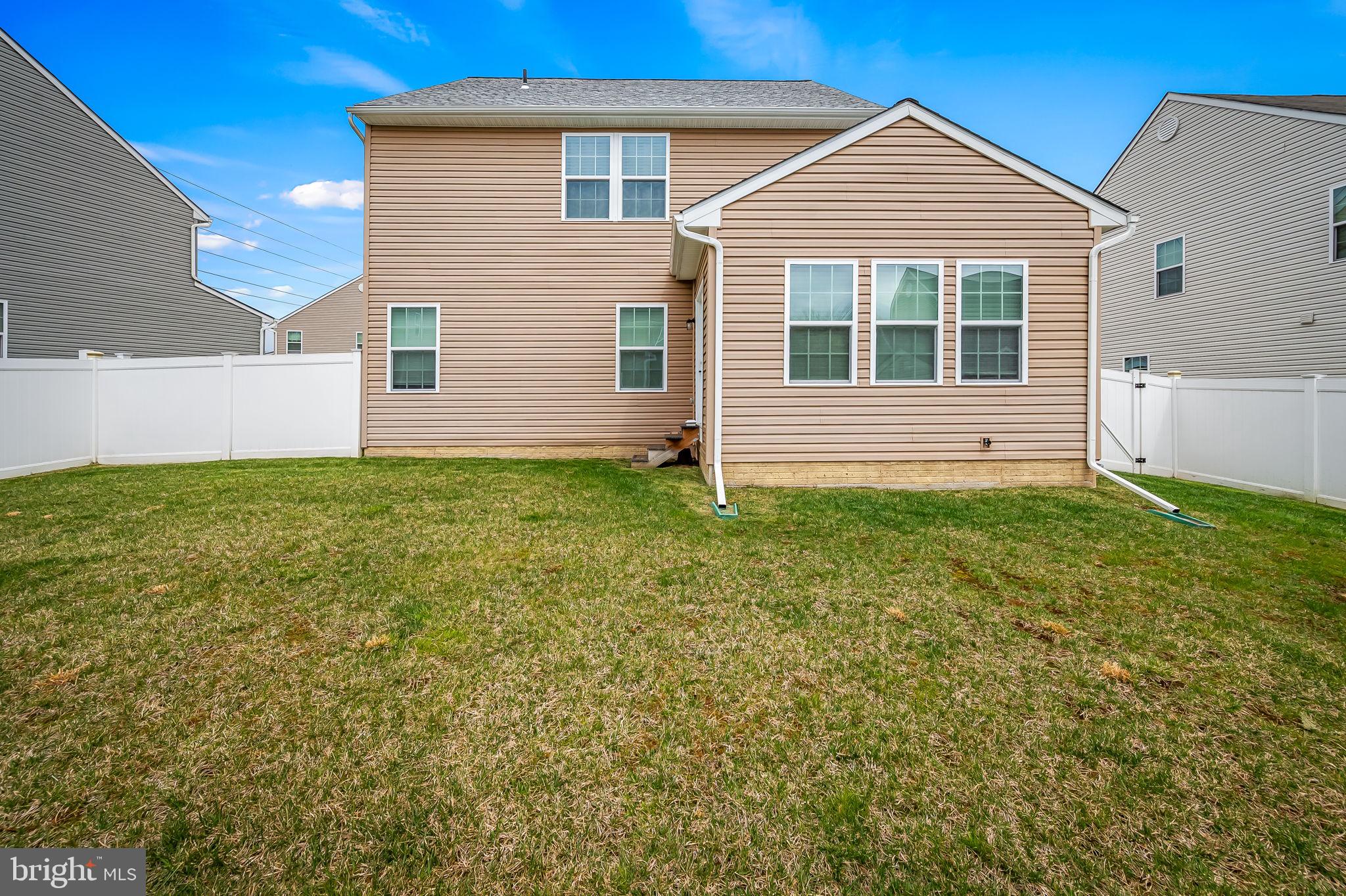 HAWKINS MANOR - Residential