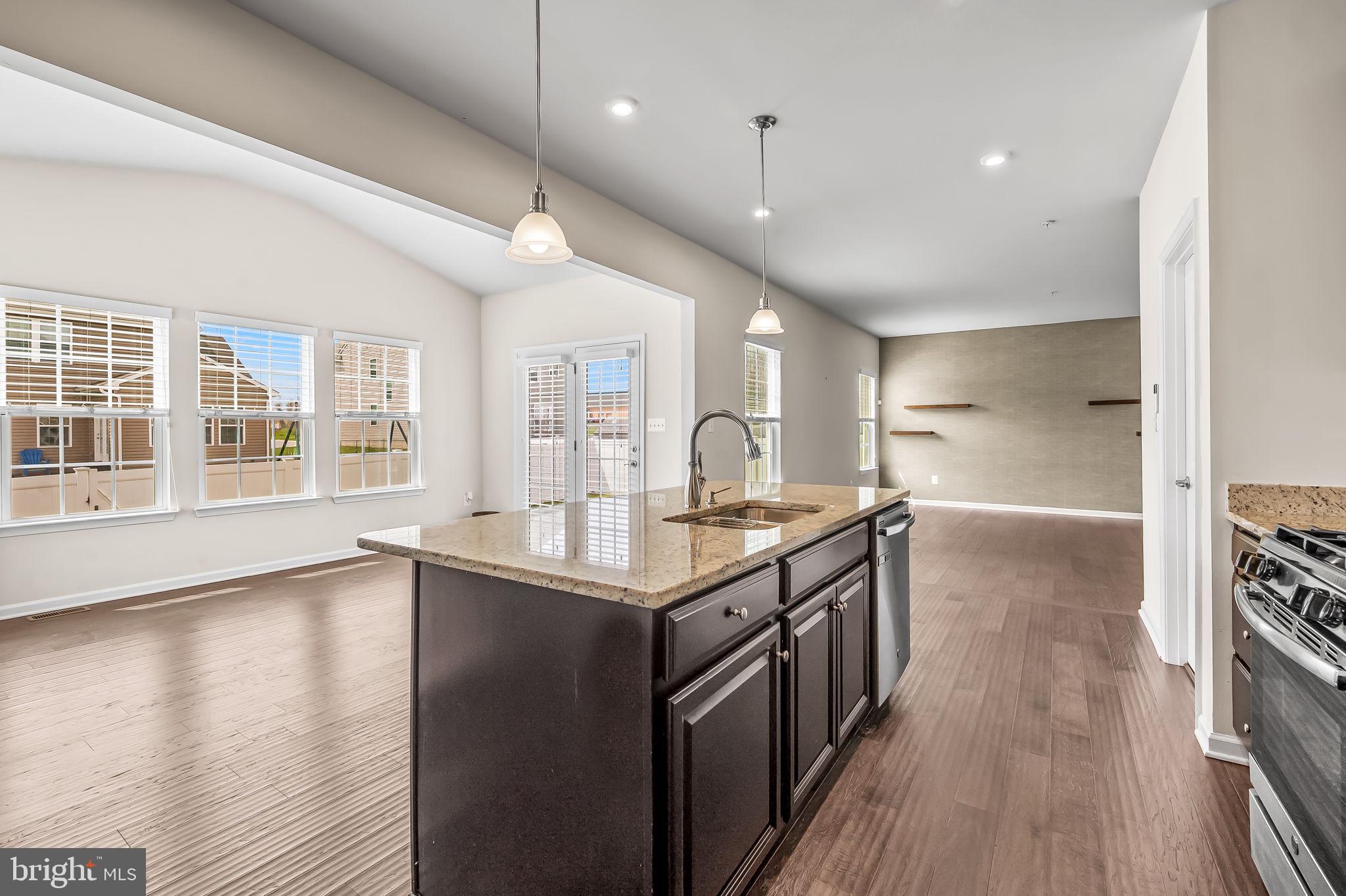 HAWKINS MANOR - Residential