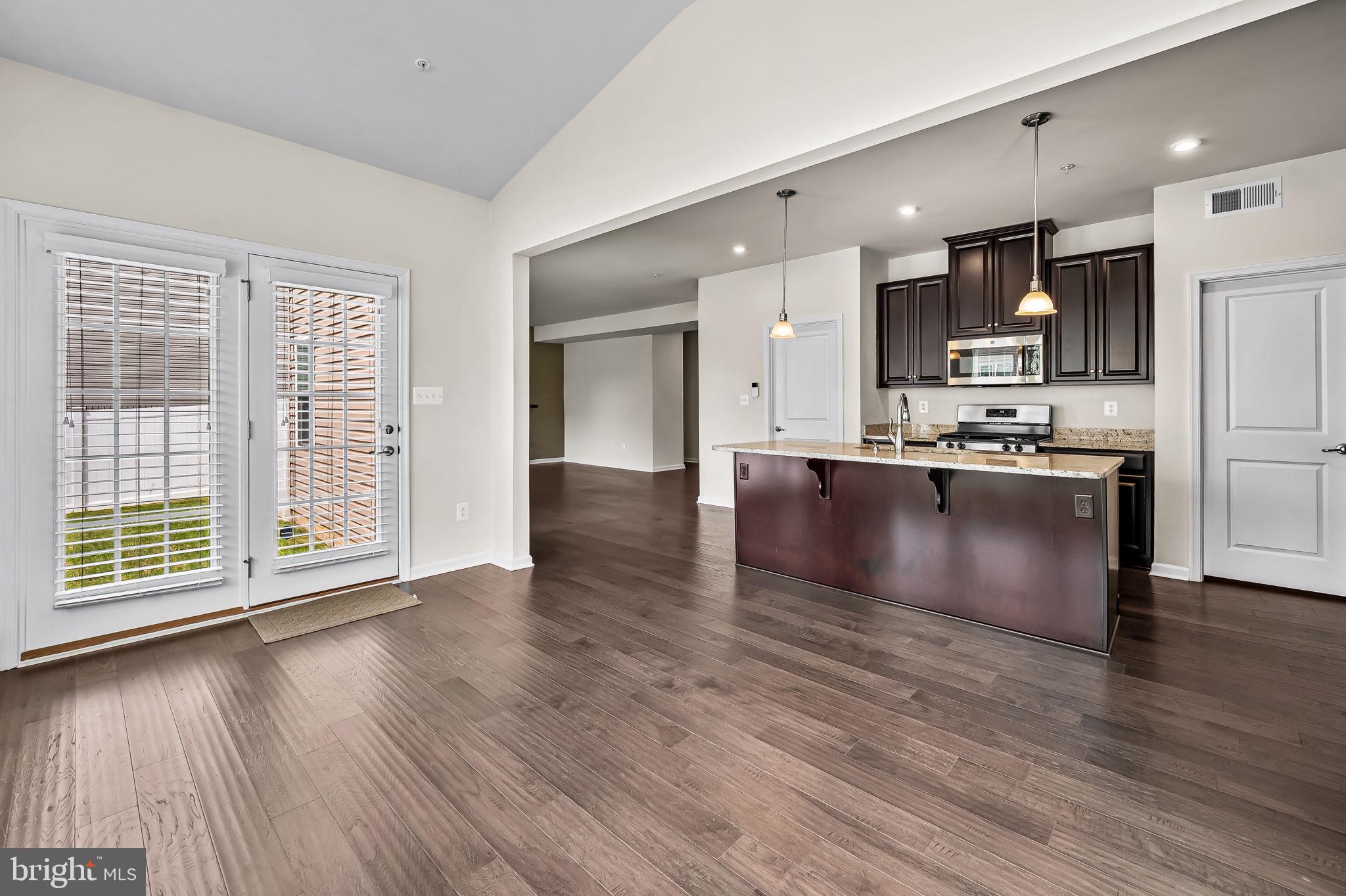 HAWKINS MANOR - Residential