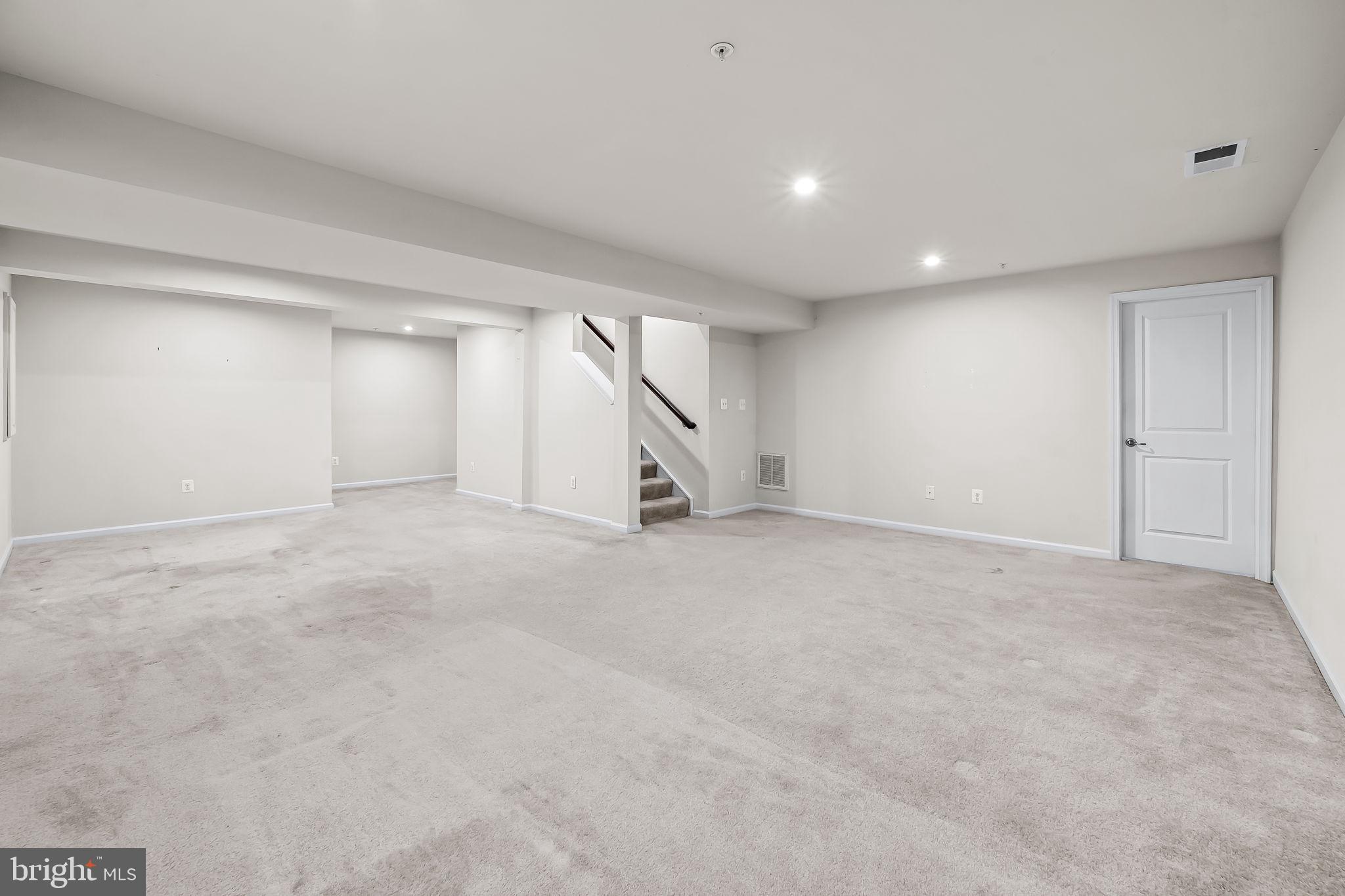 HAWKINS MANOR - Residential