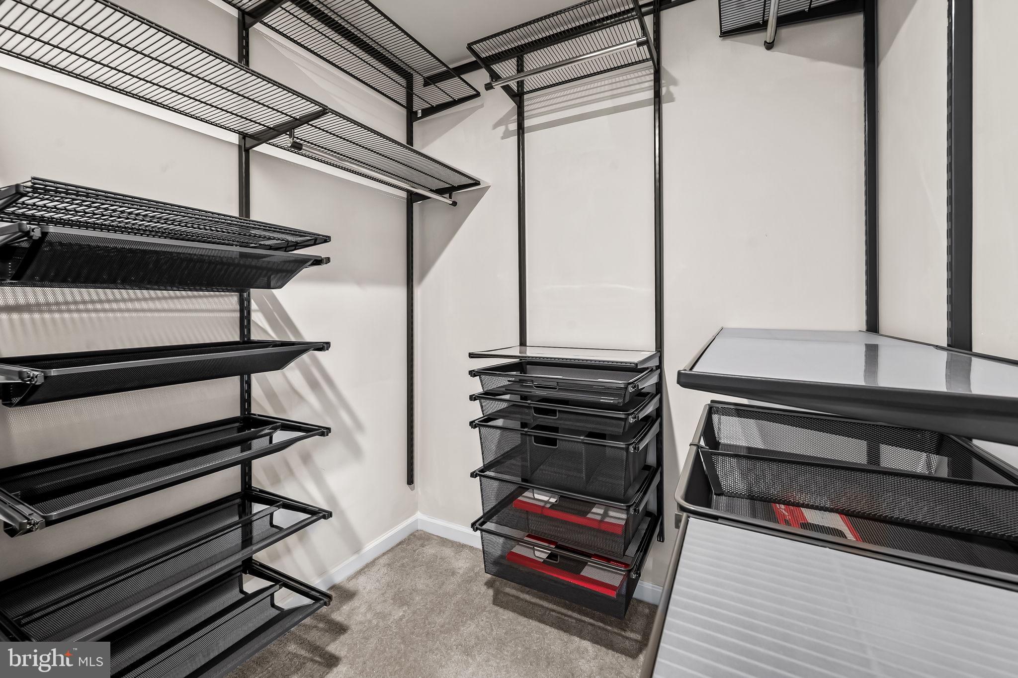 HAWKINS MANOR - Residential