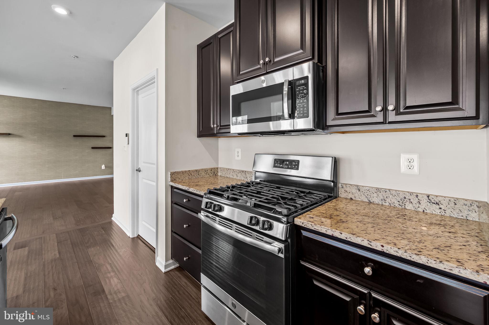 HAWKINS MANOR - Residential