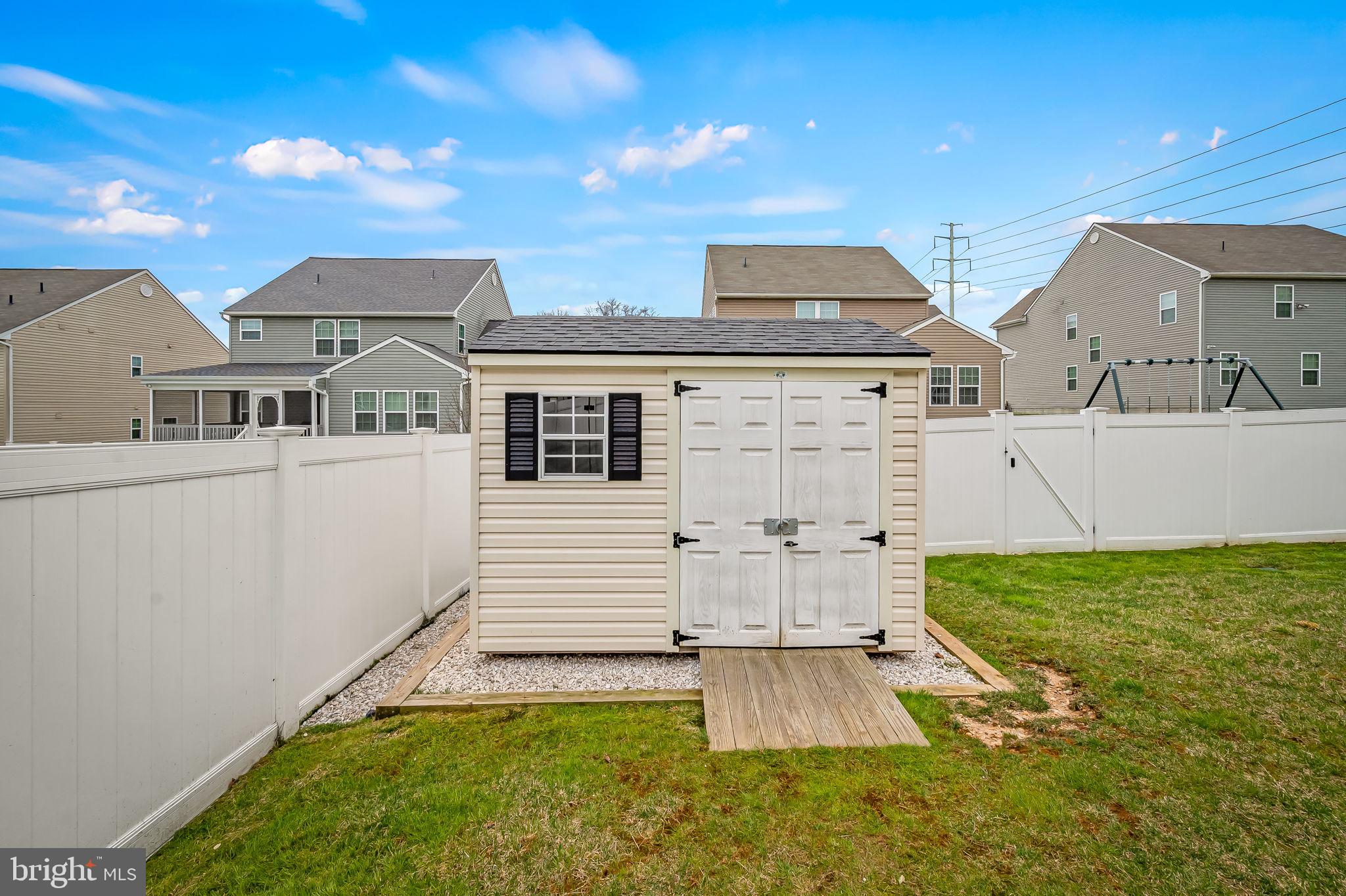 HAWKINS MANOR - Residential