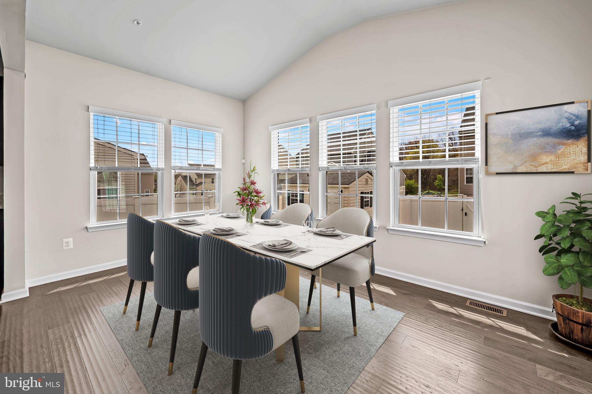 HAWKINS MANOR - Residential