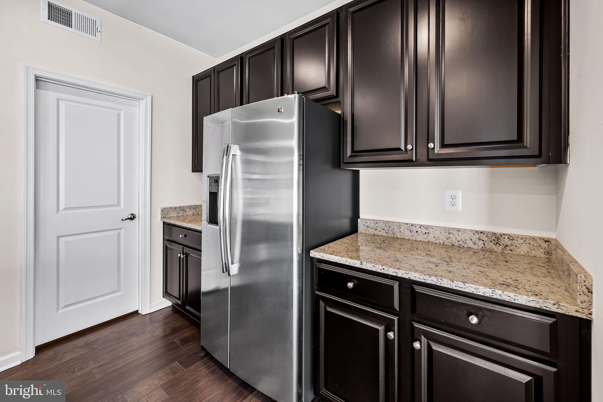 HAWKINS MANOR - Residential