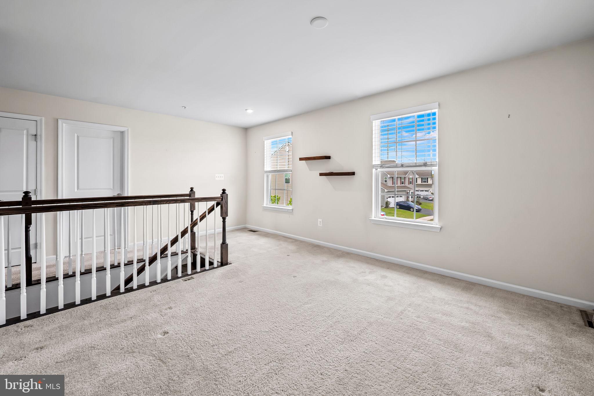 HAWKINS MANOR - Residential