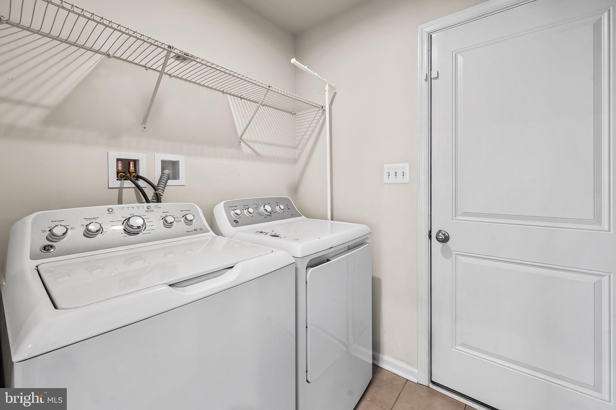 HAWKINS MANOR - Residential