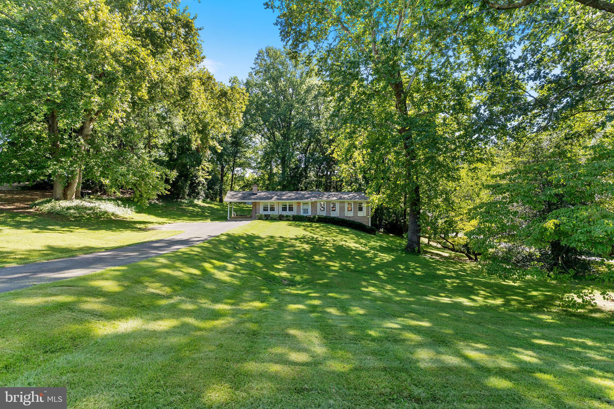 11219 LAKEVIEW DRIVE