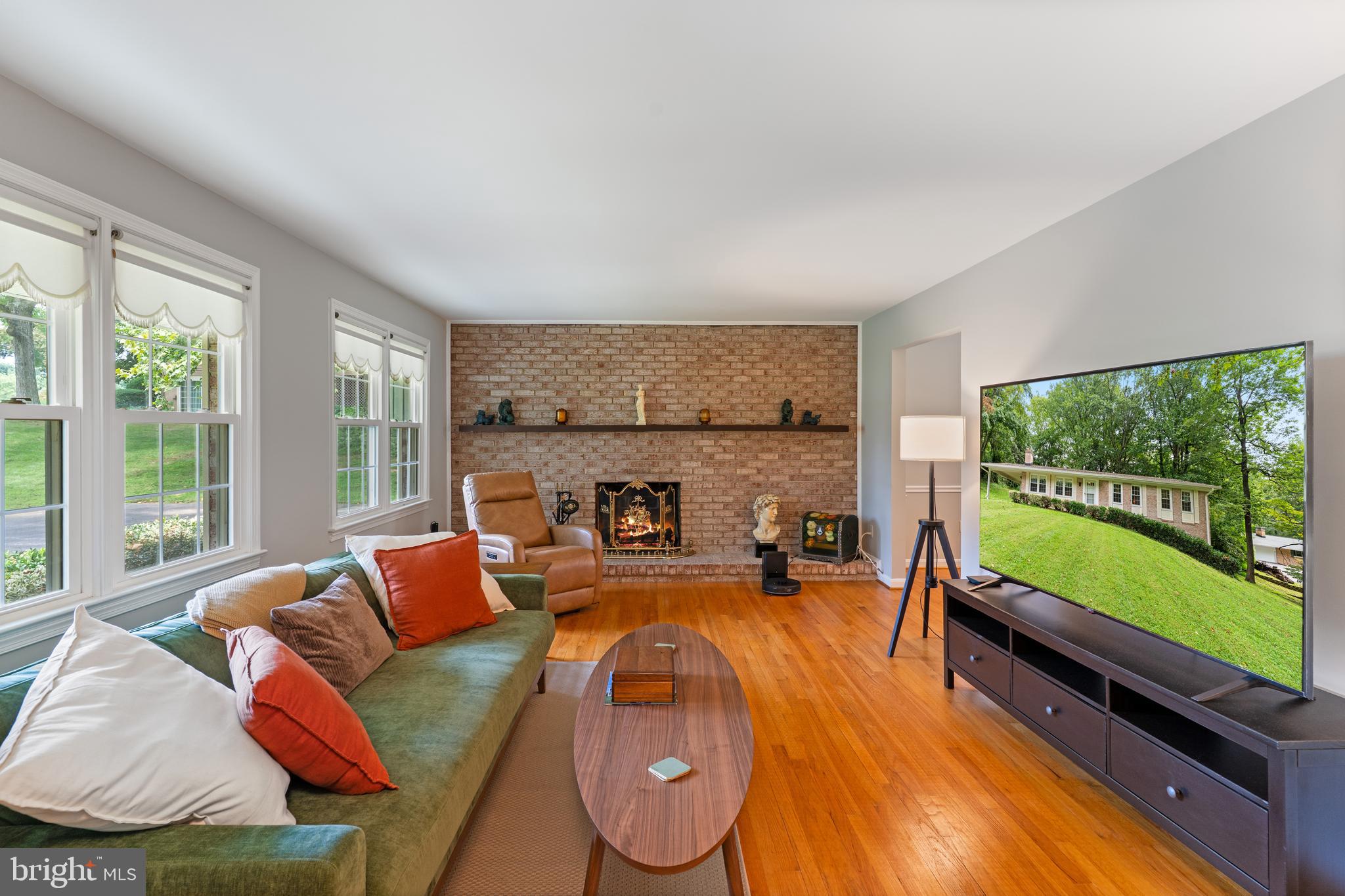 11219 LAKEVIEW DRIVE
