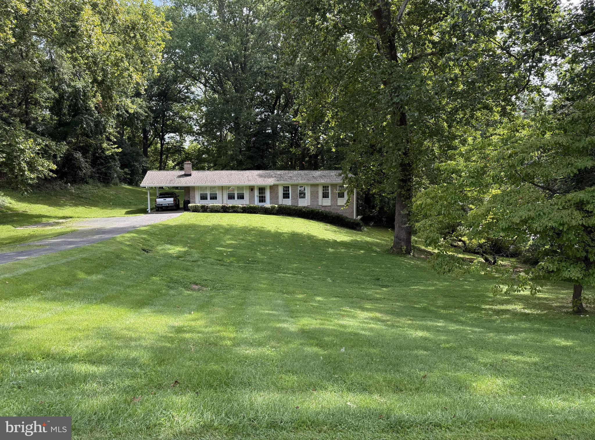 11219 LAKEVIEW DRIVE