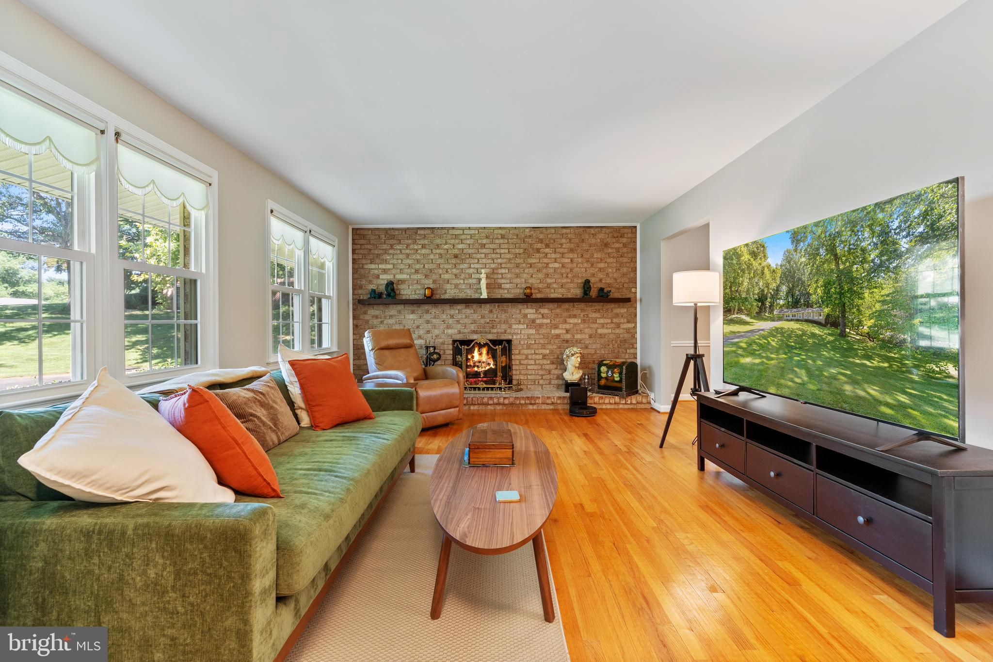 11219 LAKEVIEW DRIVE