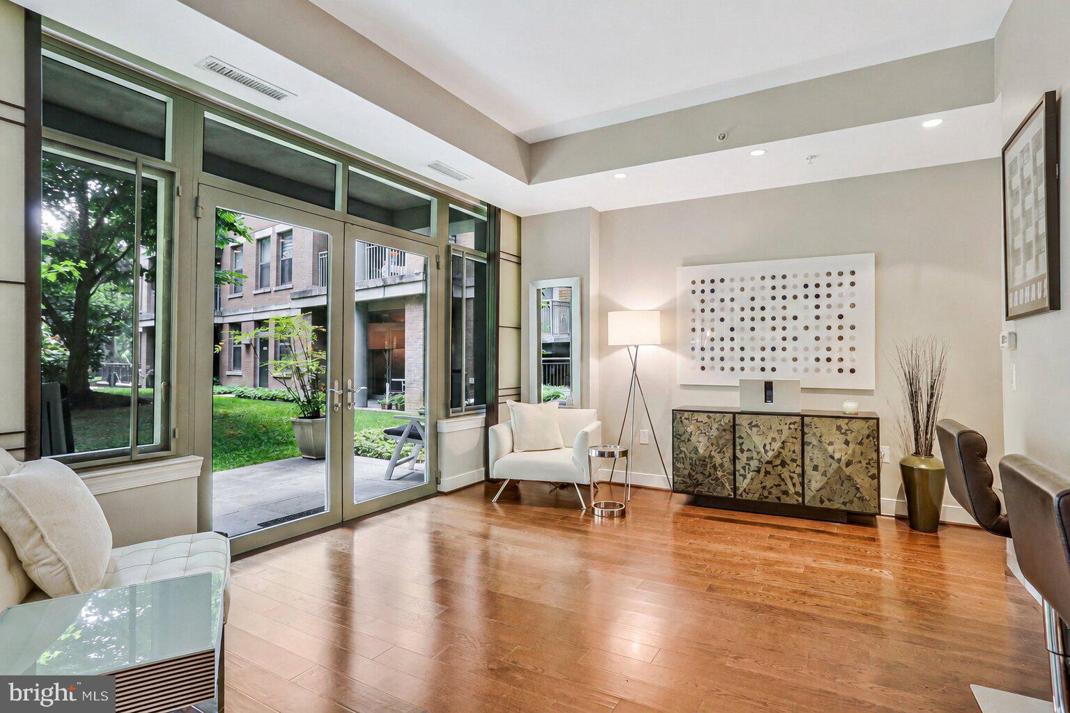 2425 L STREET NW 211