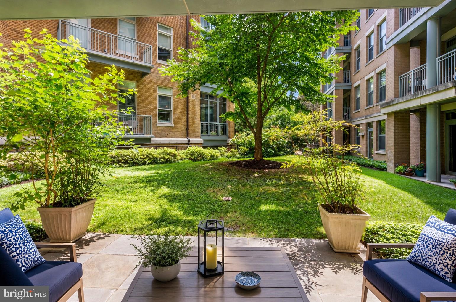 2425 L STREET NW 211