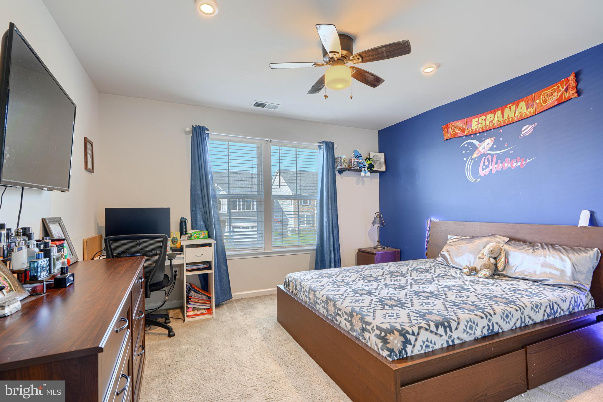 SCENIC MANOR - Residential