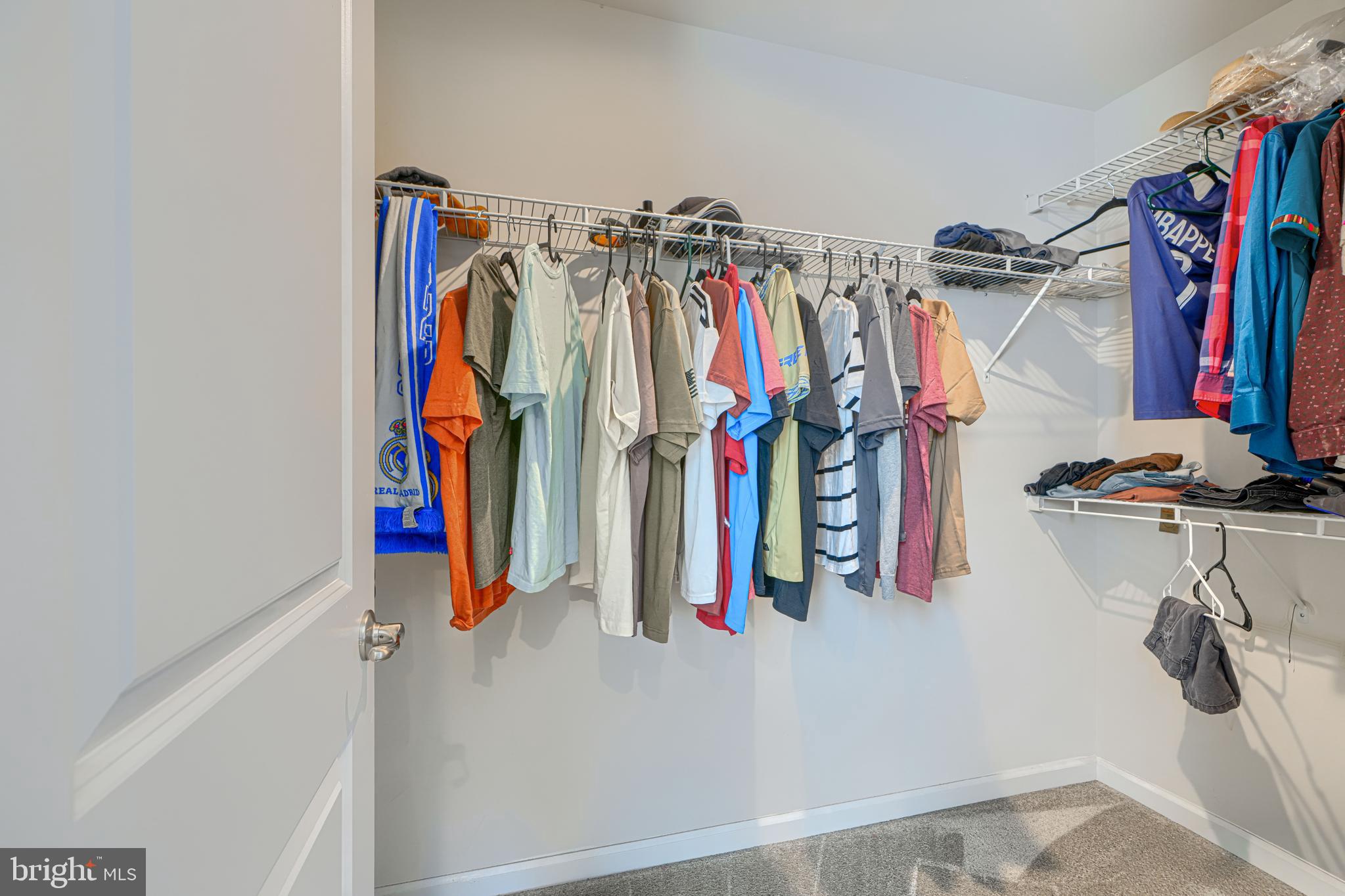 SCENIC MANOR - Residential