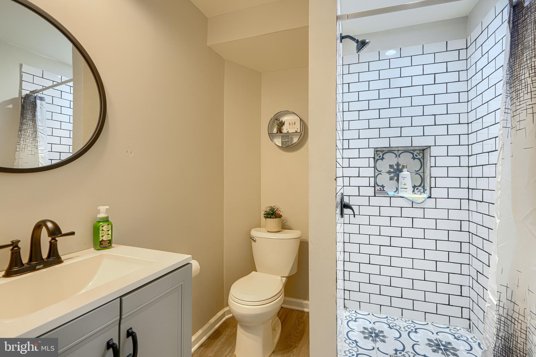 SCENIC MANOR - Residential