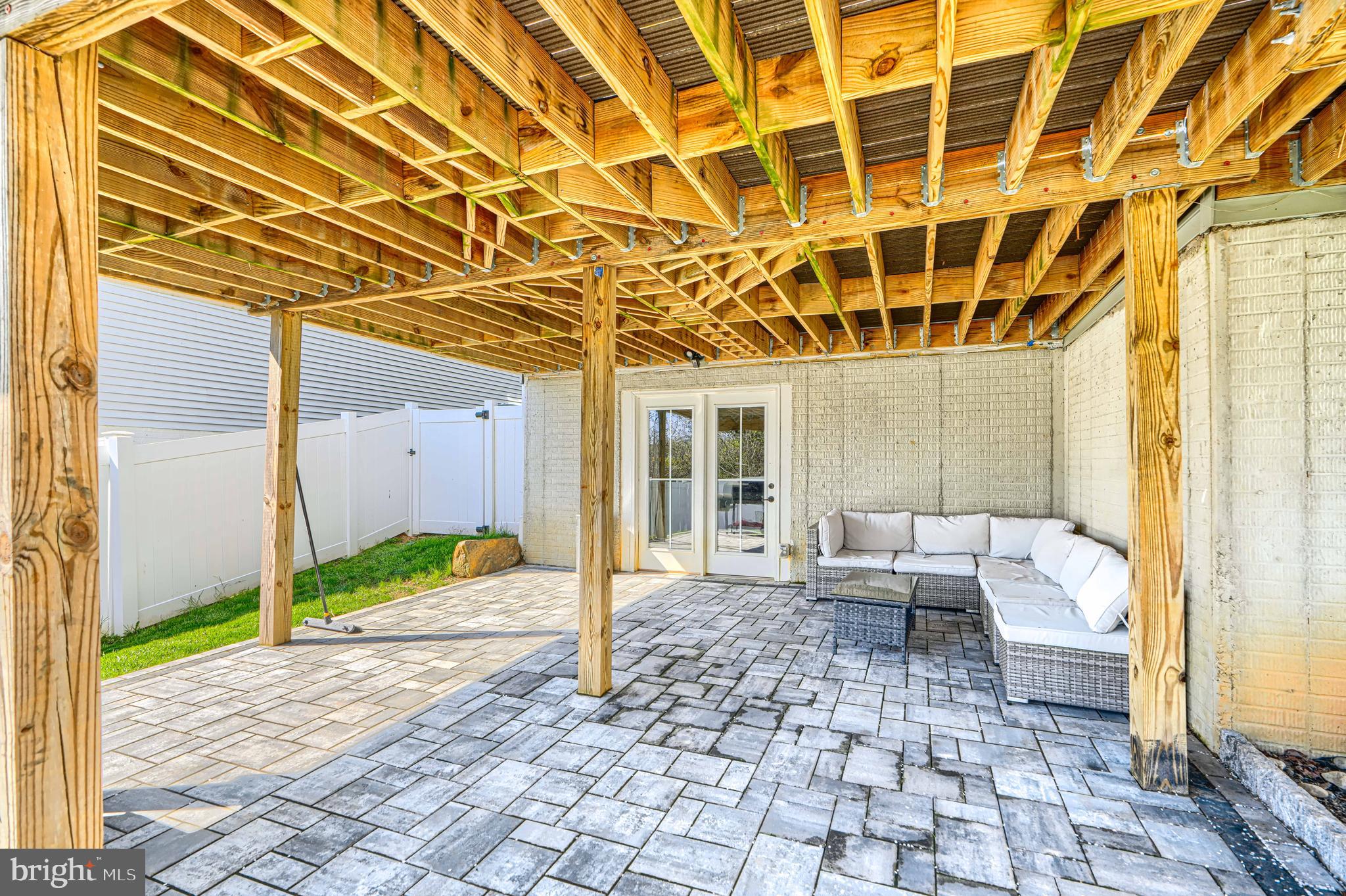 SCENIC MANOR - Residential