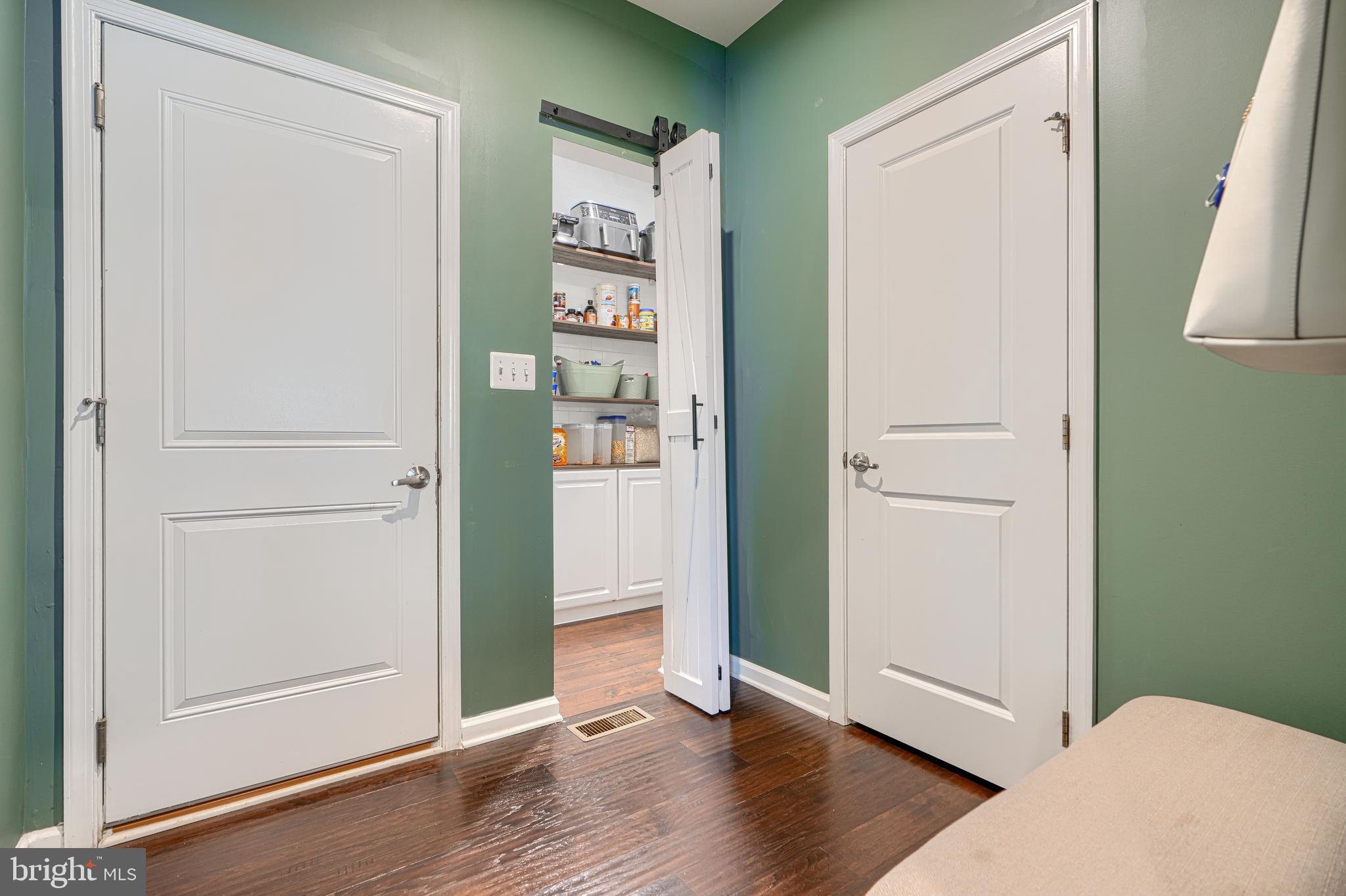 SCENIC MANOR - Residential