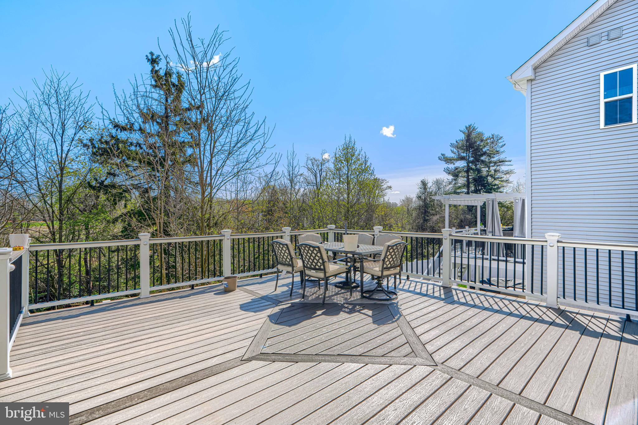 SCENIC MANOR - Residential