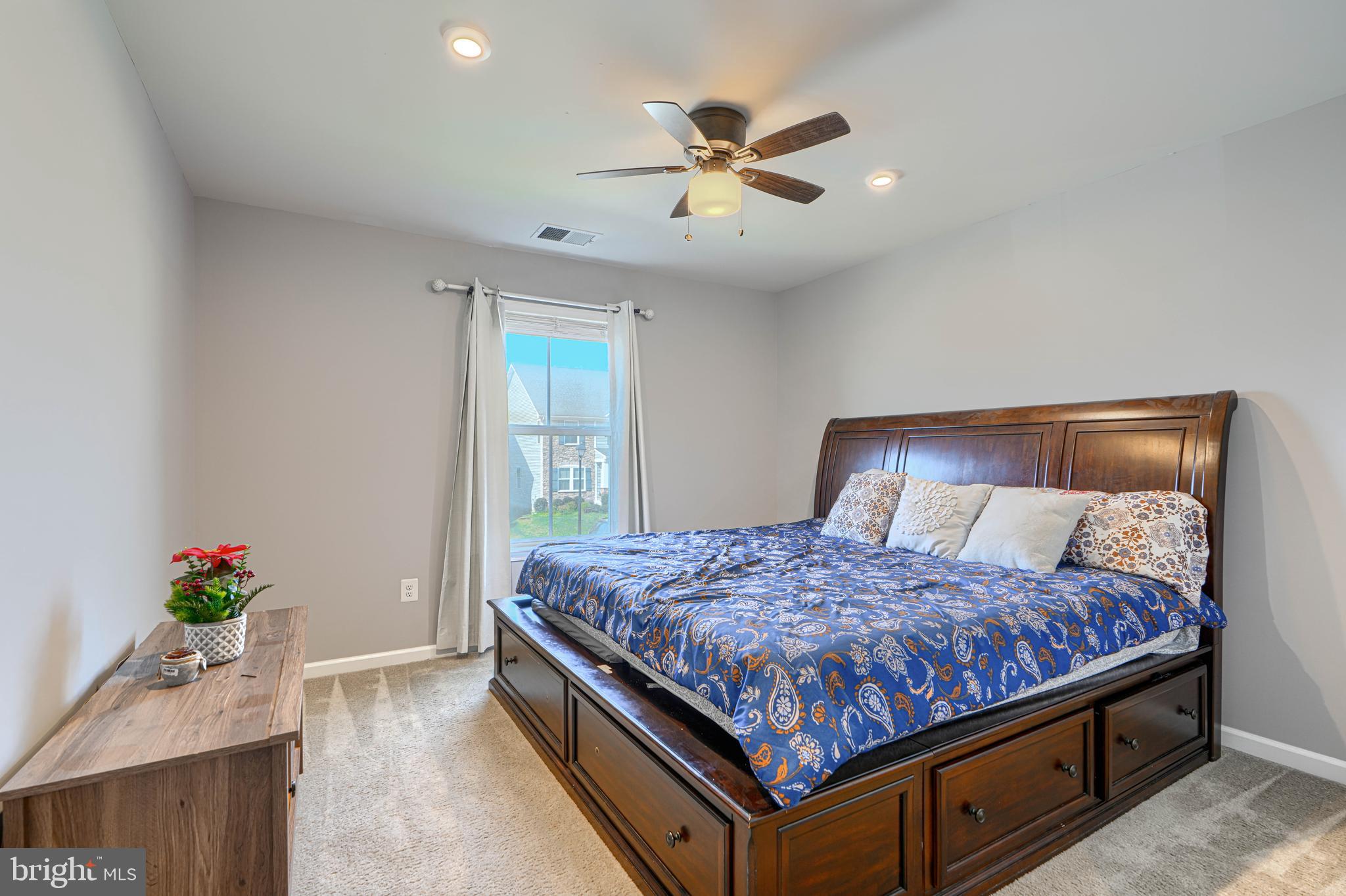 SCENIC MANOR - Residential