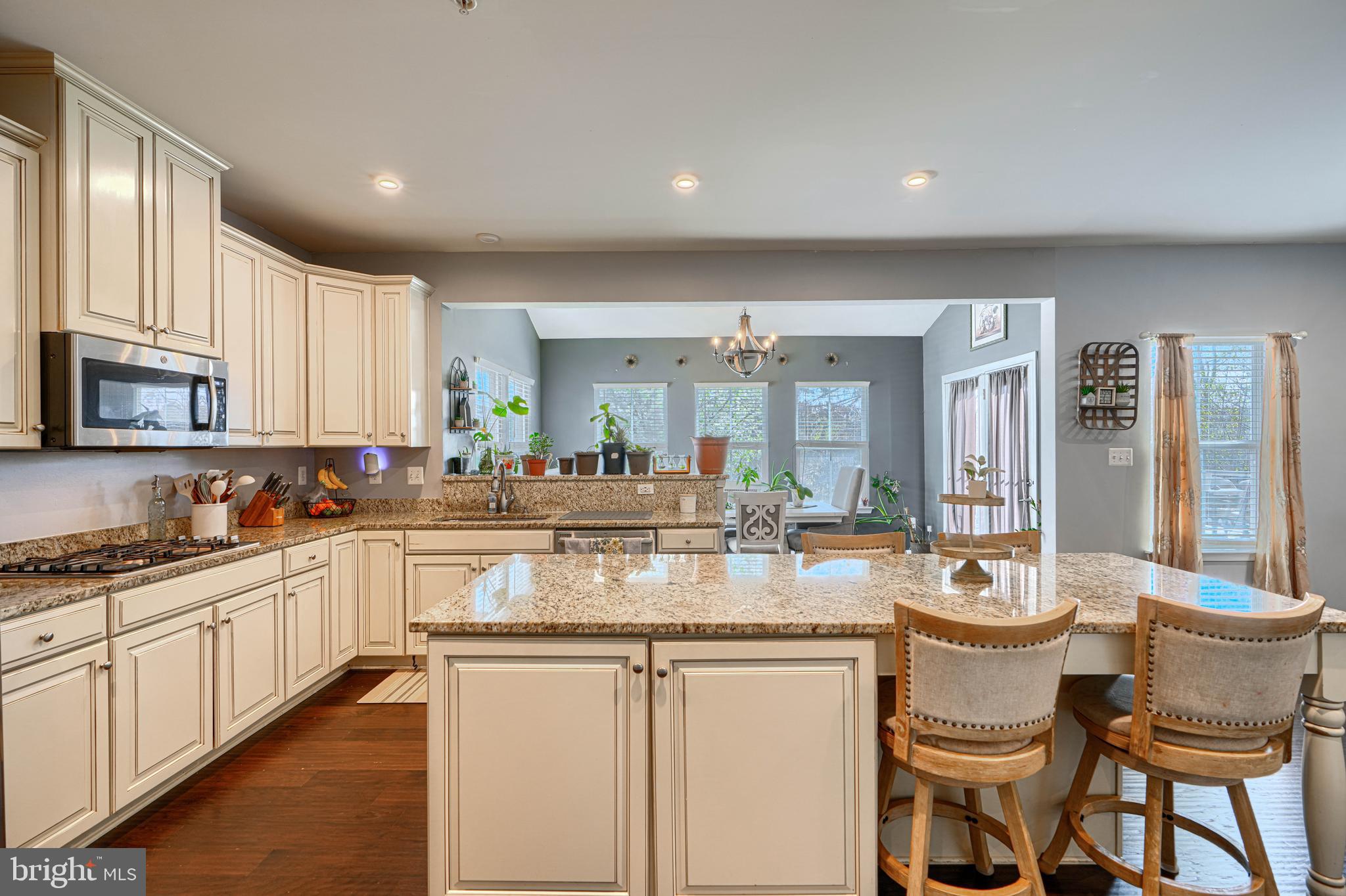 SCENIC MANOR - Residential