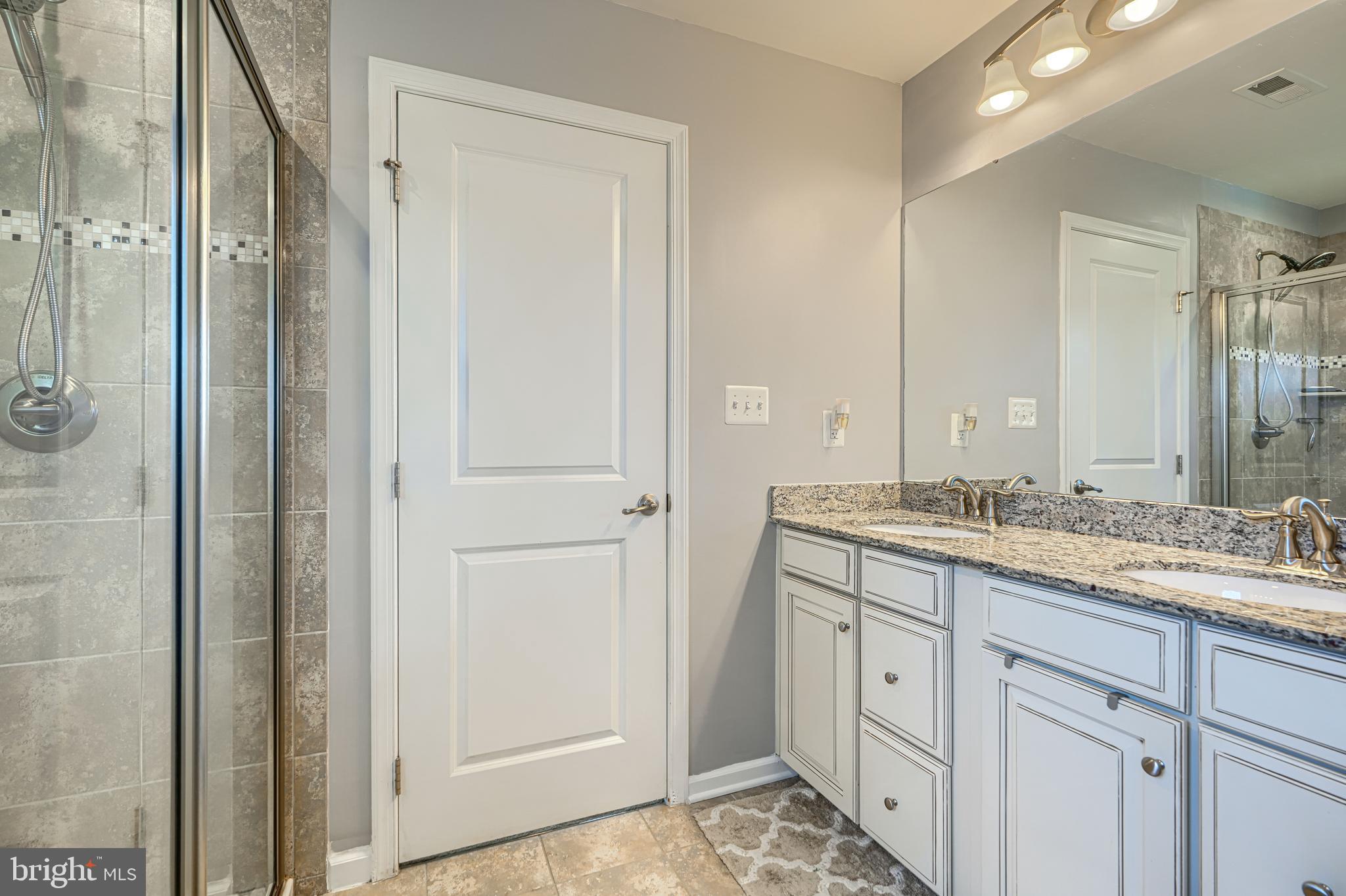 SCENIC MANOR - Residential