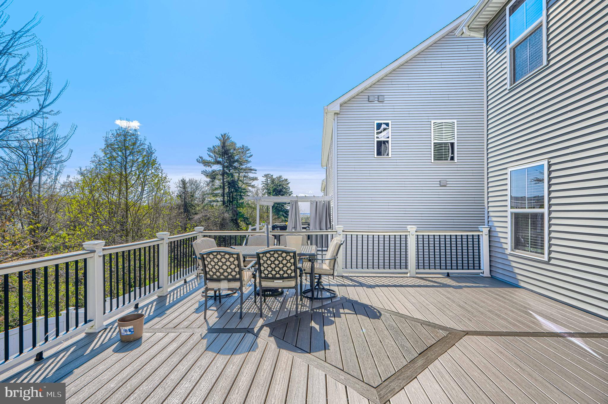 SCENIC MANOR - Residential