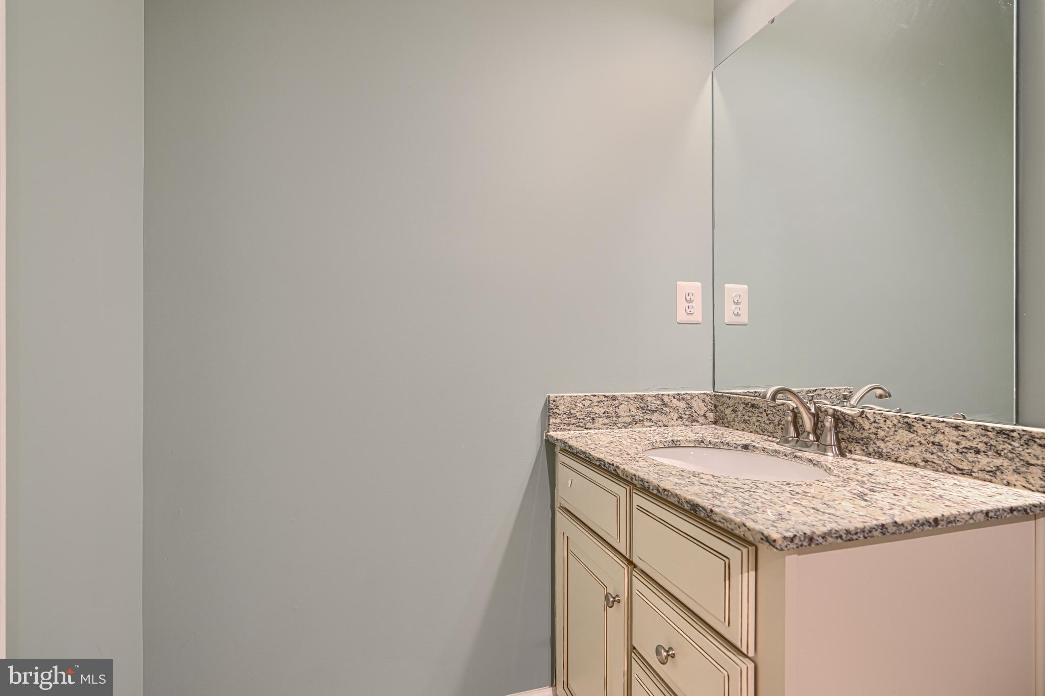 SCENIC MANOR - Residential