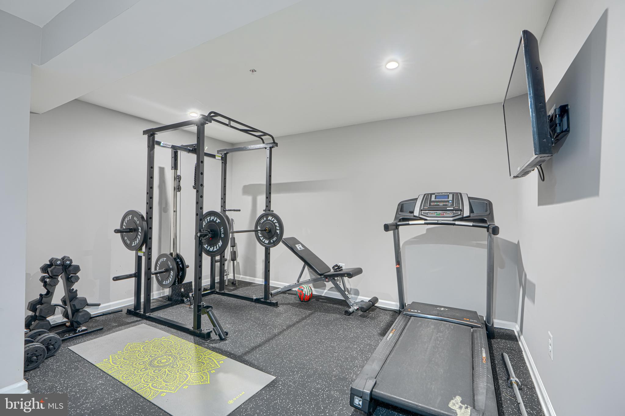 SCENIC MANOR - Residential