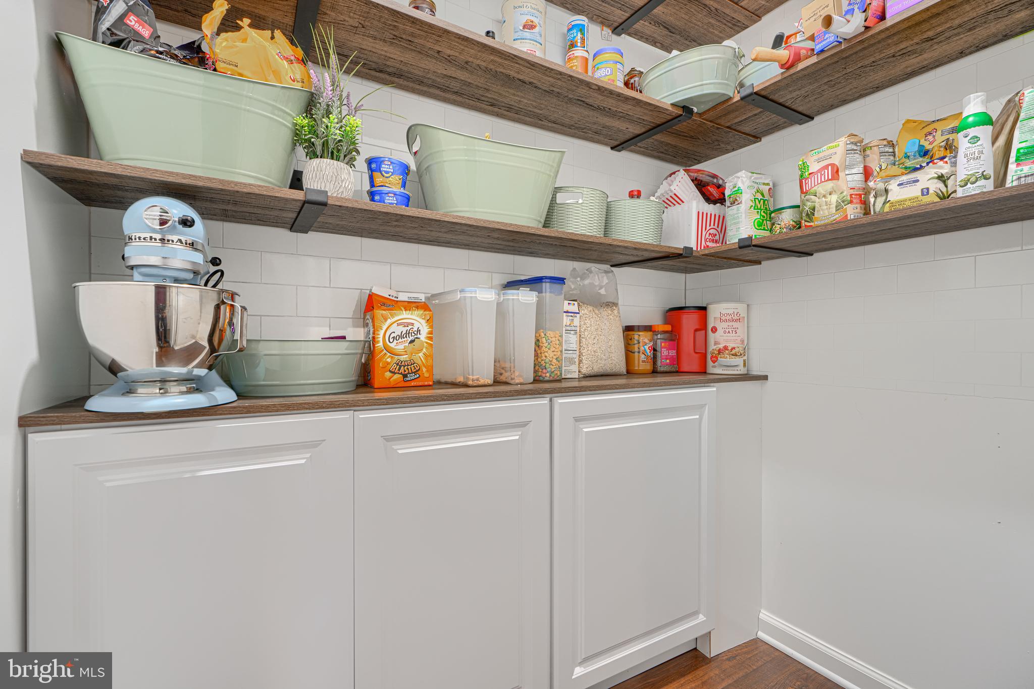 SCENIC MANOR - Residential