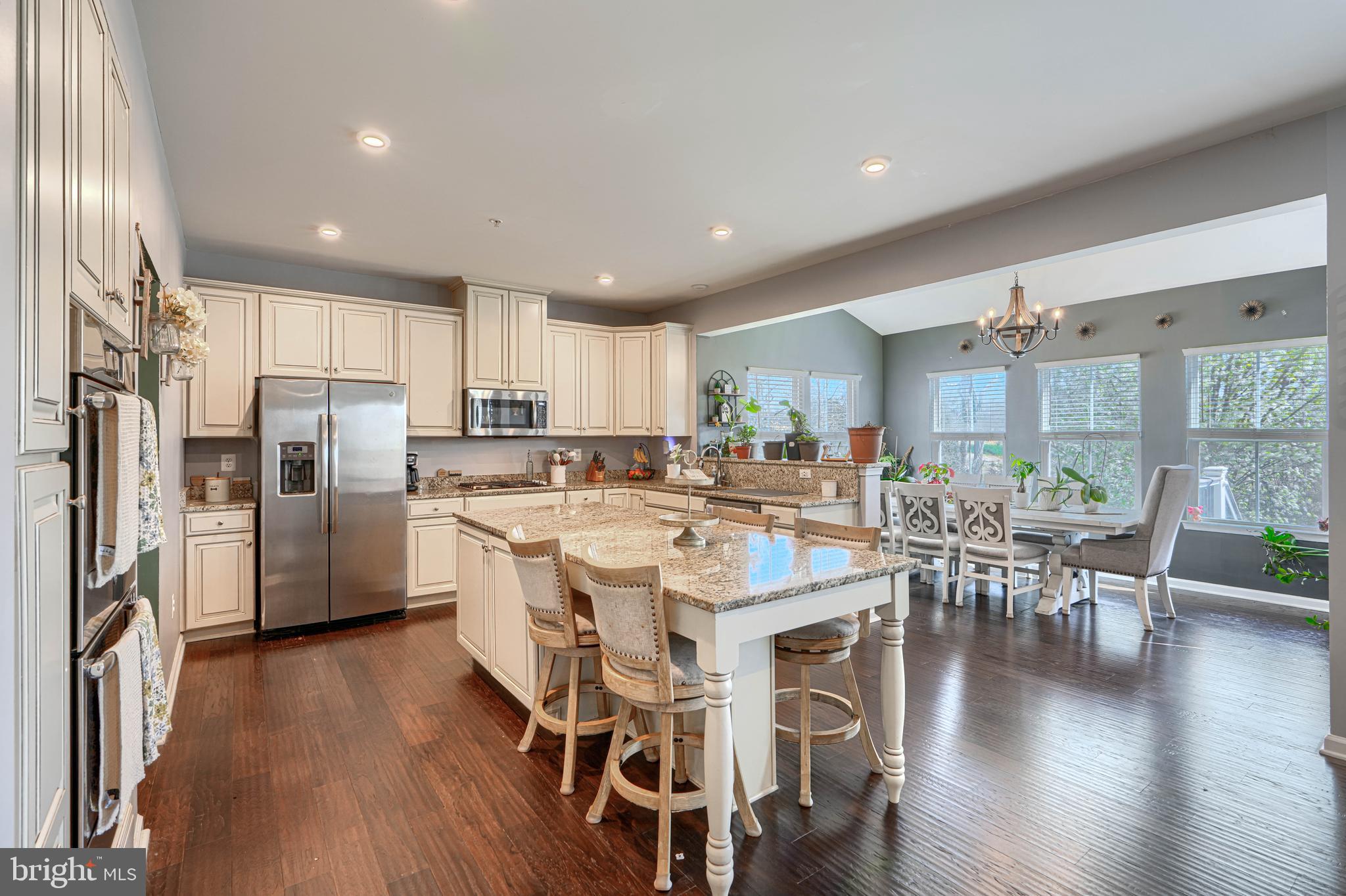 SCENIC MANOR - Residential