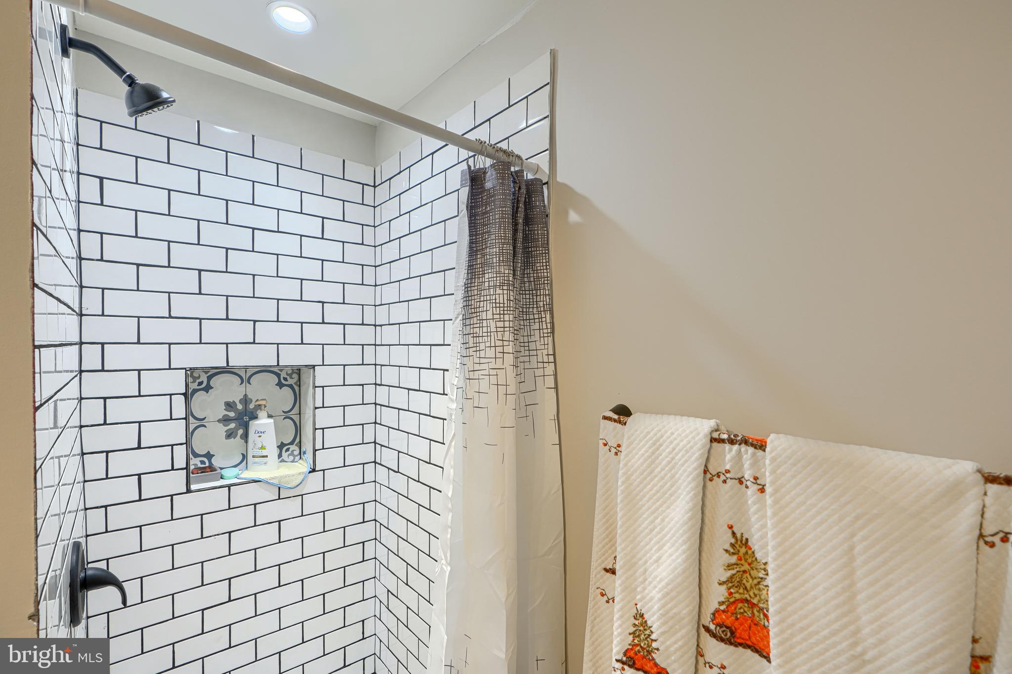 SCENIC MANOR - Residential