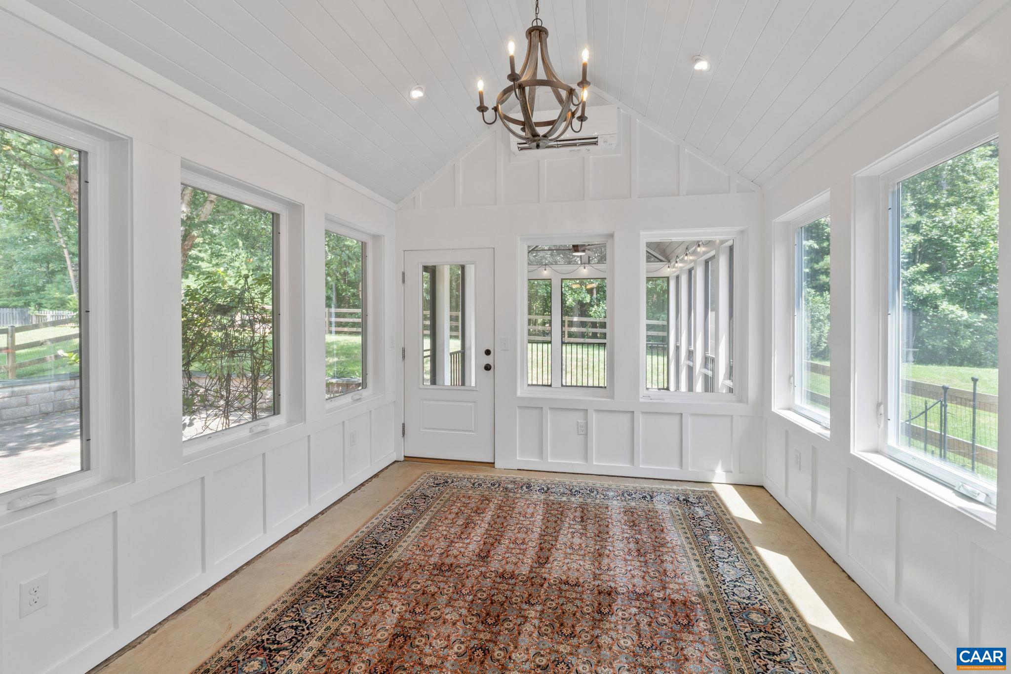 236 DEER RUN DR