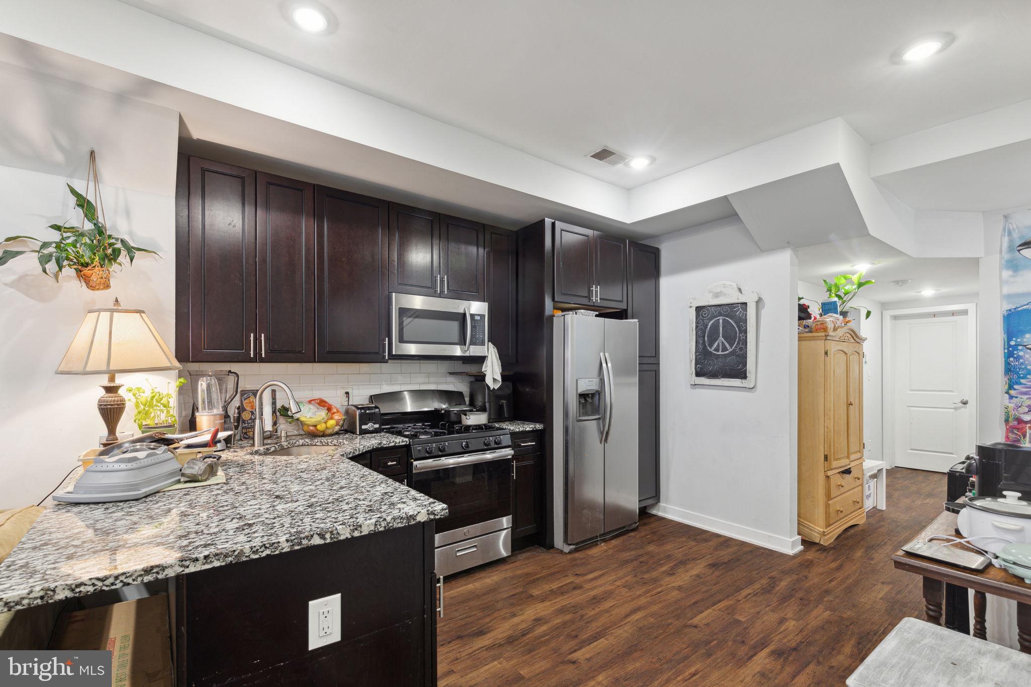 TEMPLE UNIVERSITY - Residential Lease