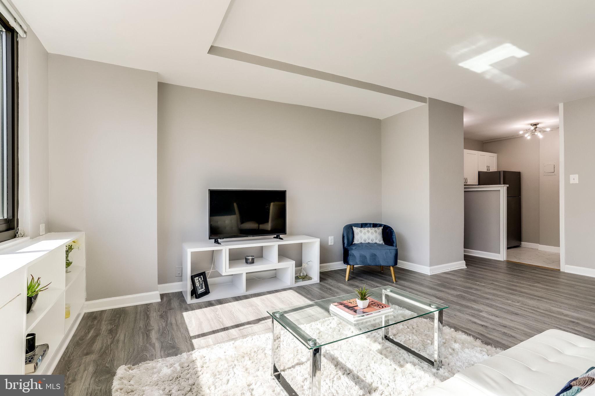 RIVER PLACE SOUTH - Residential Lease