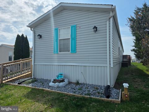 4 PINE STREET FREDERICKSBURG PA 17026