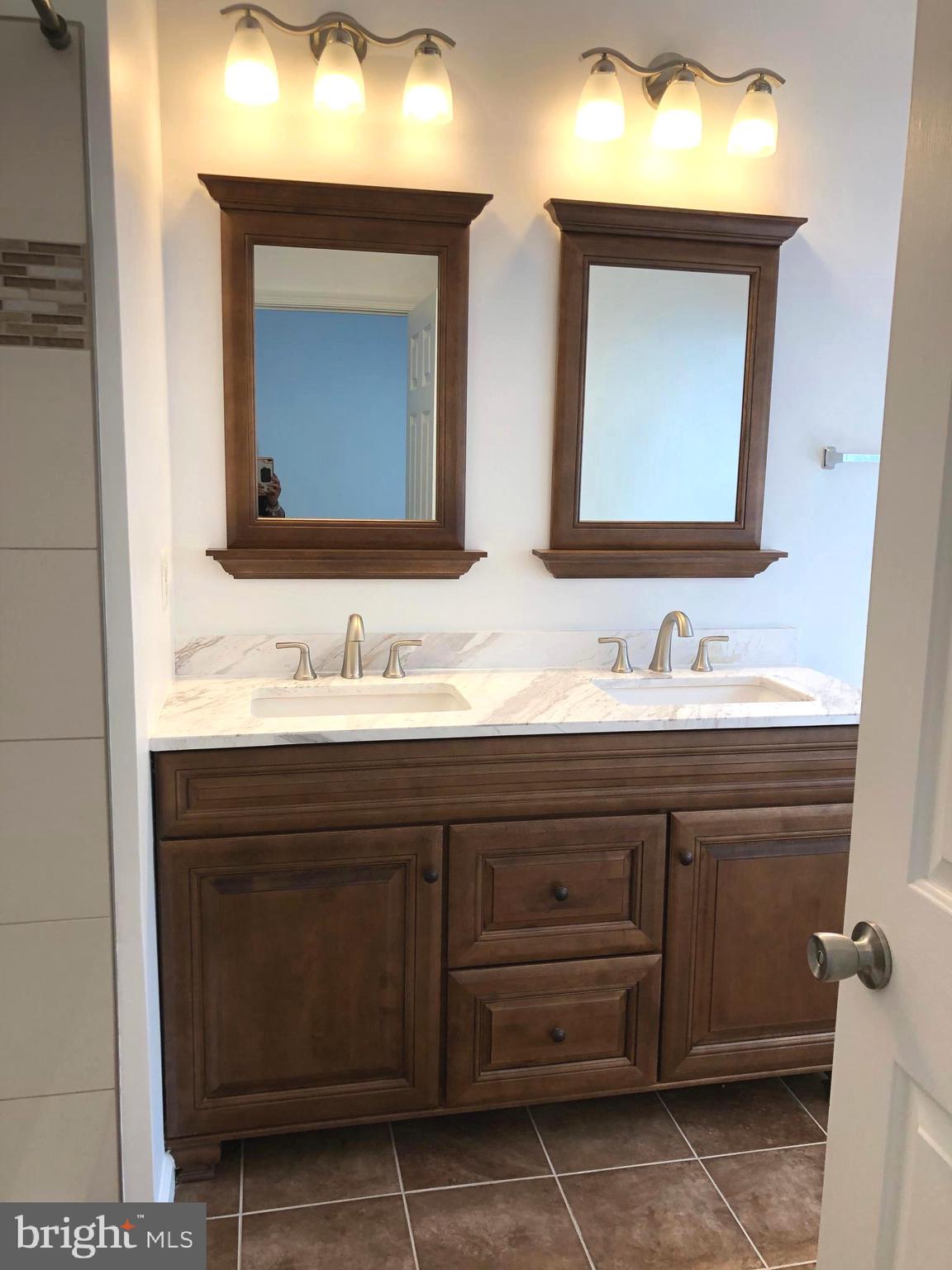 RIDGEFIELD CROSSING - Residential