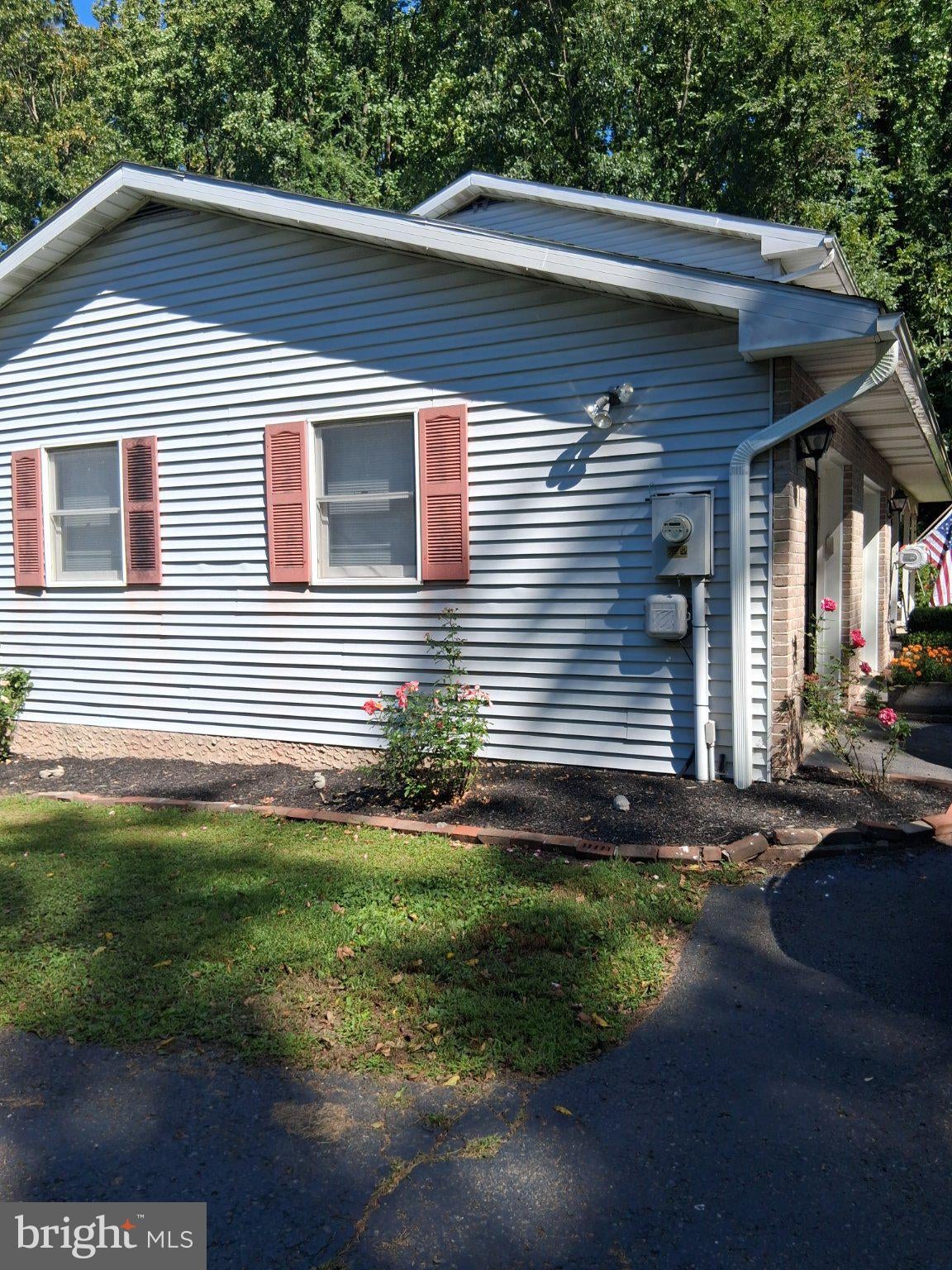 1005 MILL HILL ROAD