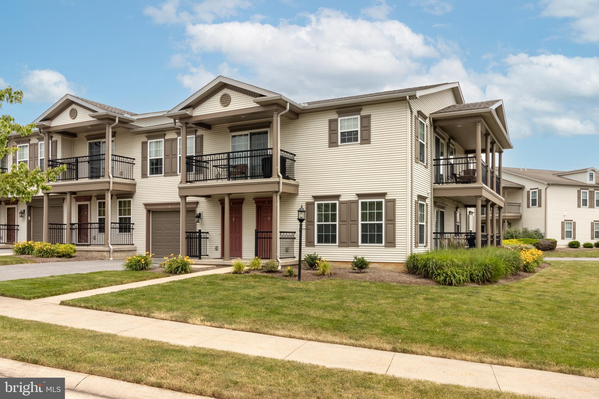 VILLAGE AT PENN STATE - HOMECOMING RIDGE I - Residential