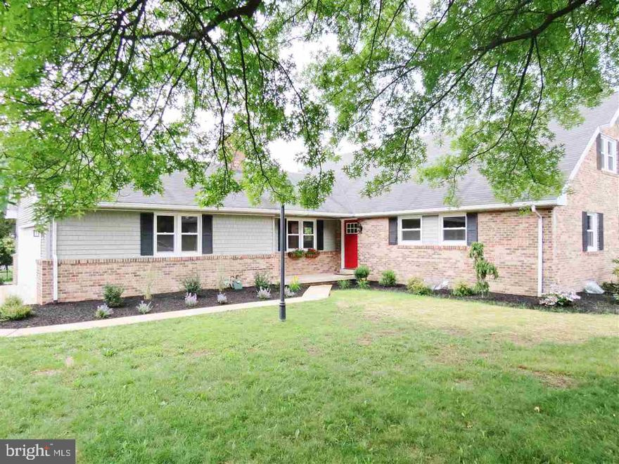 Stunning & remodeled 4000+ sq. ft. brick Cape in Wyndham Hills!Amazing 1st fl. master w/ hdwd, WIC & full bath w/ herringbone tile, soaking tub & roman shower! Hardwood floors throughout, custom kitchen w/ crown, granite and basket weave tile, SS appliances, gorgoeus FR w/ gas FP, huge DR & 4 seasons room w/ tile, huge lower level & private setting on cul-de-sac!