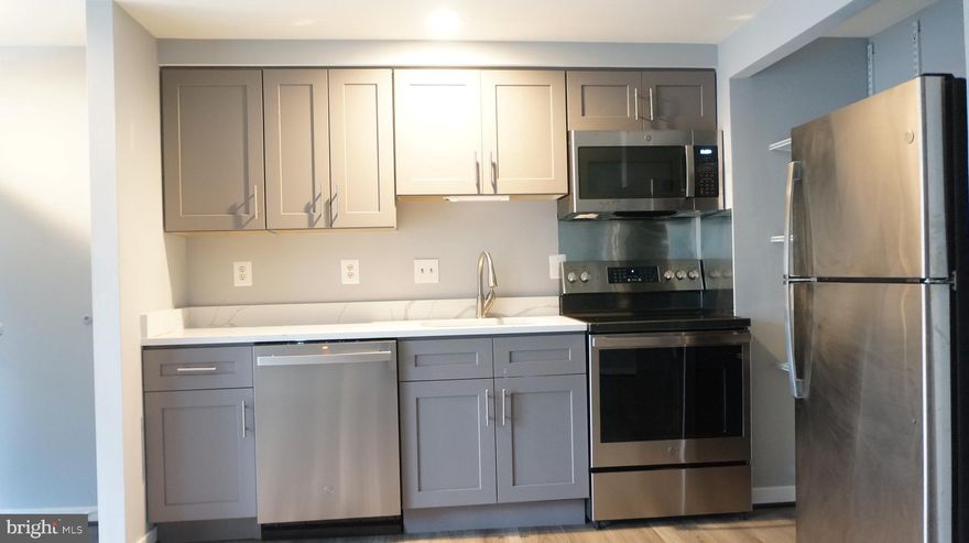 NEW NEW NEW!
NEW CABINET, NEW APPLICENSE , NEW FLOOR, NEW BATH ROOM, NEW HVAC.
 The best location in the city of Gaithersburg for commuters. 5 minutes to access 270. Walking distance to Lakeforest Mall, Gaithersburg Library, and Costco.
