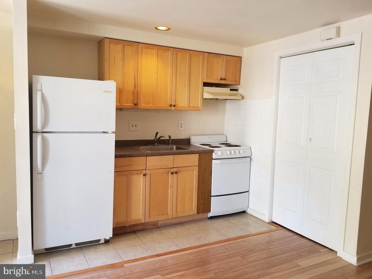 CHRISTOPHER COURT - Residential Lease