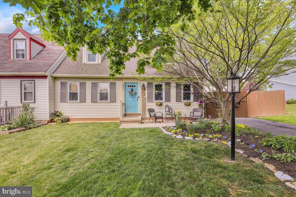Photo of 833 Locust Street, Denver, PA 17517 (MLS # PALA2050036)